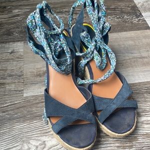 American Eagle Wedges